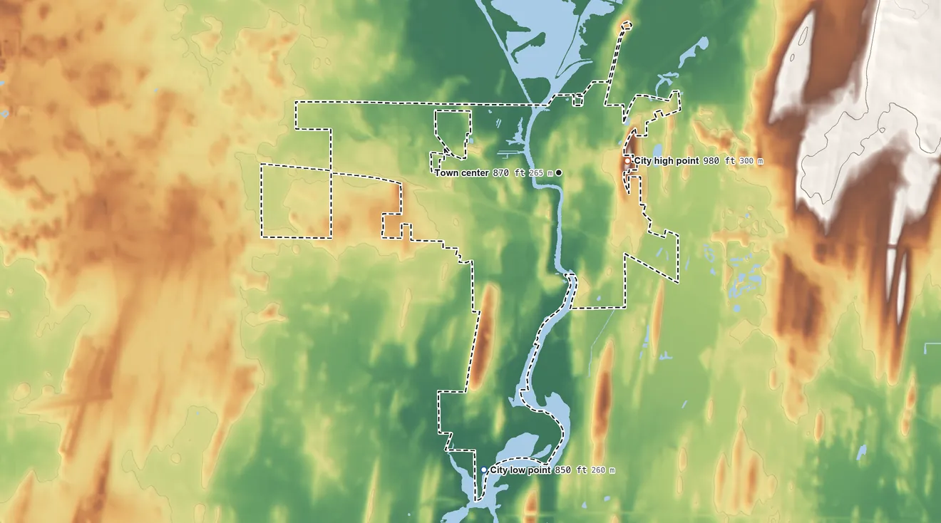 Topographic elevation map of Horicon, Wisconsin, shaded from 850 ft on the south side to 980 ft on the east side
