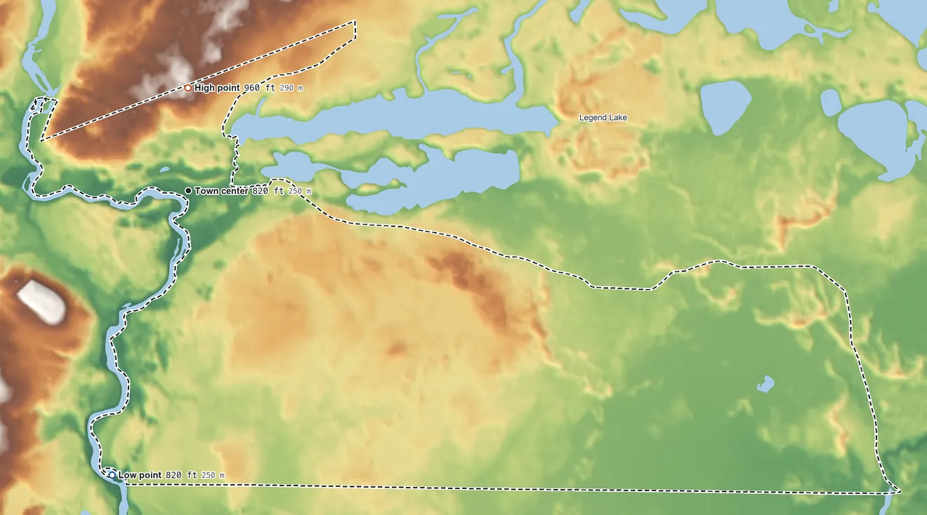 Topographic elevation map of Keshena, Wisconsin, shaded from 820 ft on the south side to 960 ft on the north side