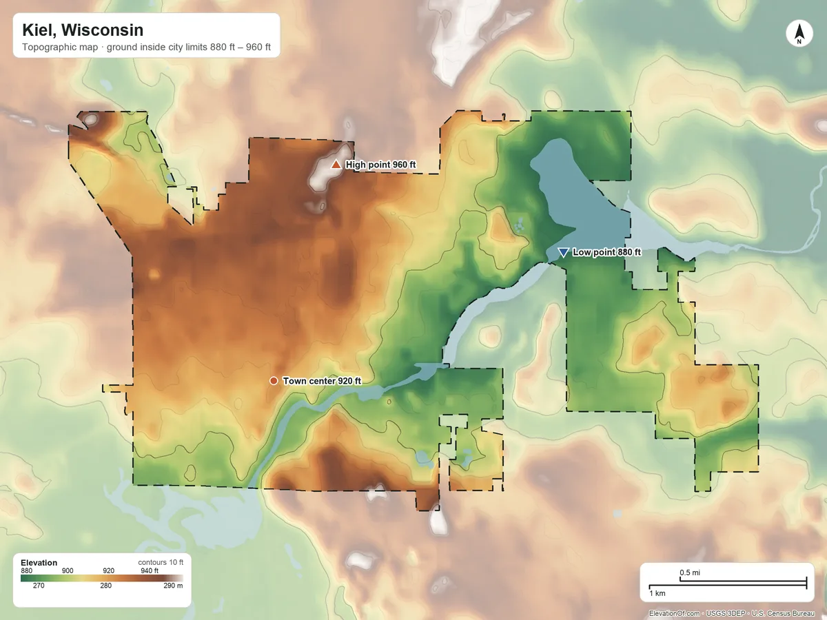 Topographic elevation map of Kiel, Wisconsin, shaded from 880 ft on the northeast side to 960 ft on the north side