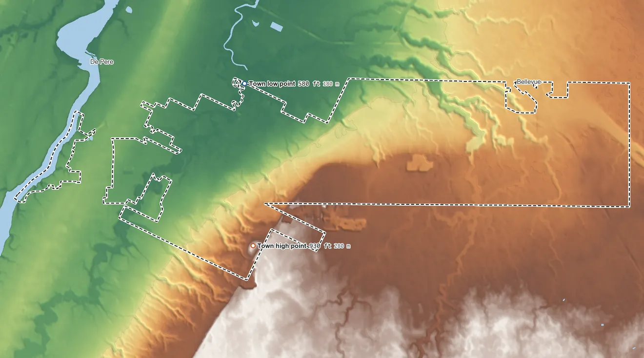 Topographic elevation map of Ledgeview, Wisconsin, shaded from 580 ft near the middle to 930 ft on the south side