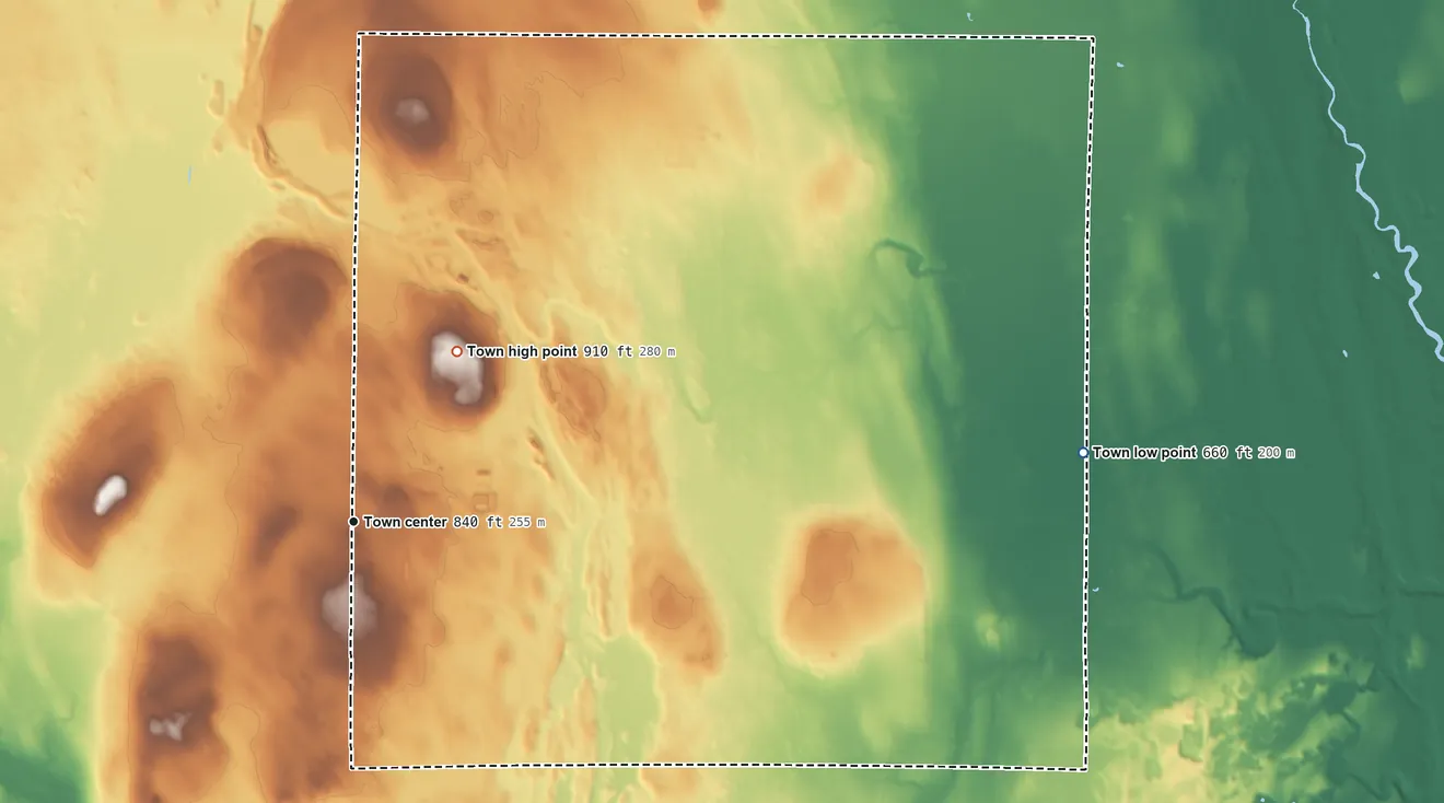 Topographic elevation map of Lincoln, Kewaunee County, Wisconsin, shaded from 660 ft on the east side to 910 ft on Dhuey Hill