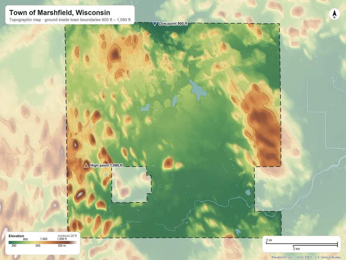 Topographic elevation map of Town of Marshfield, Wisconsin, shaded from 900 ft on the north side to 1,090 ft on the west side