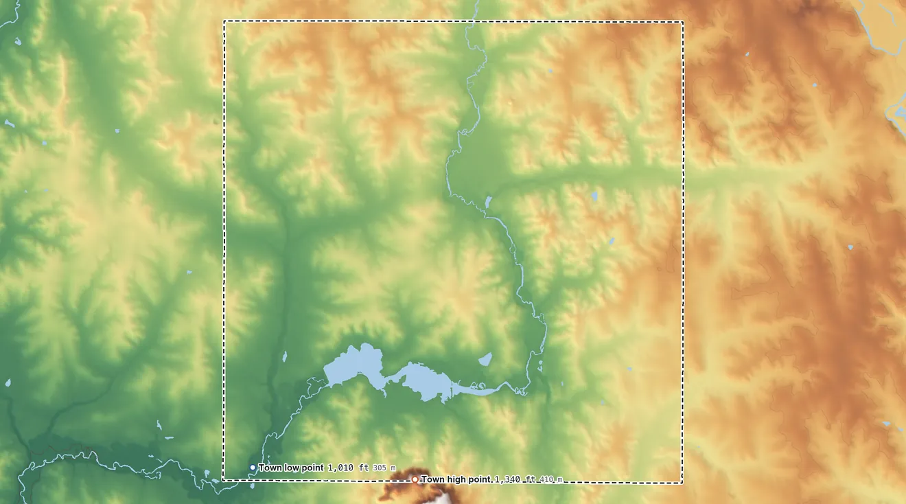 Topographic elevation map of Mead, Wisconsin, shaded from 1,010 ft on the southwest side to 1,340 ft on the south side