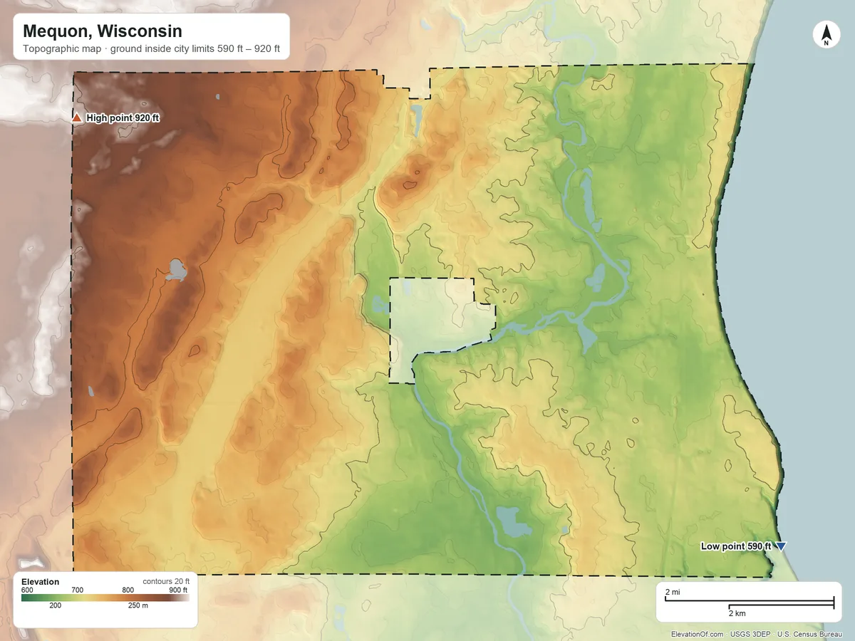 Topographic elevation map of Mequon, Wisconsin, shaded from 590 ft on the southeast side to 920 ft on the northwest side