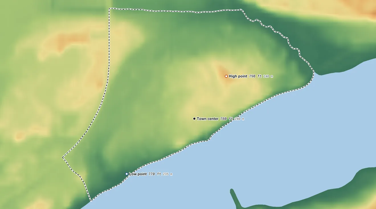 Topographic elevation map of Packwaukee, Marquette County, Wisconsin, shaded from 770 ft on the southwest side to 790 ft on the northeast side