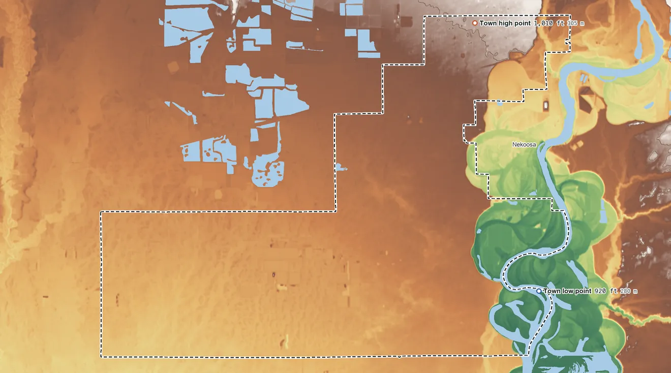 Topographic elevation map of Town of Port Edwards, Wisconsin, shaded from 920 ft on the southeast side to 1,010 ft on the north side