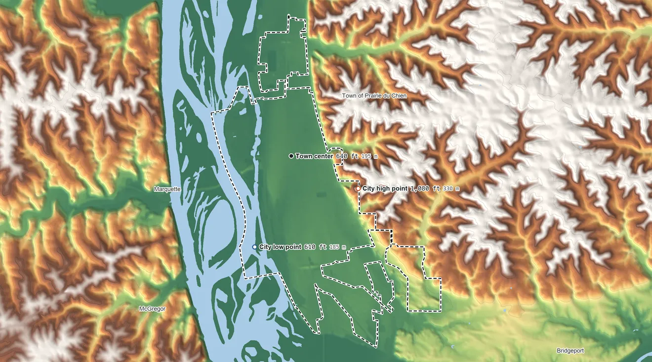 Topographic elevation map of Prairie du Chien, Wisconsin, shaded from 610 ft on the south side to 1,080 ft on the southeast side