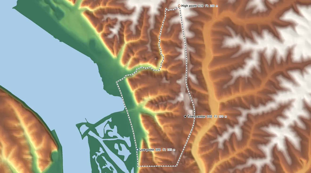 Topographic elevation map of Sandy Hook, Wisconsin, shaded from 600 ft on the southwest side to 920 ft on the north side