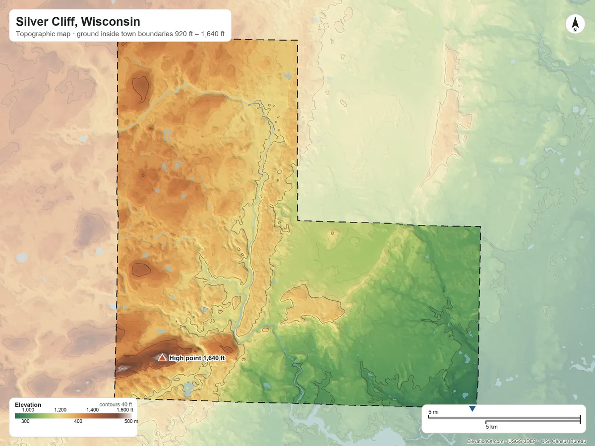 Topographic elevation map of Silver Cliff, Wisconsin, shaded from 920 ft on the southeast side to 1,640 ft on McCaslin Mountain