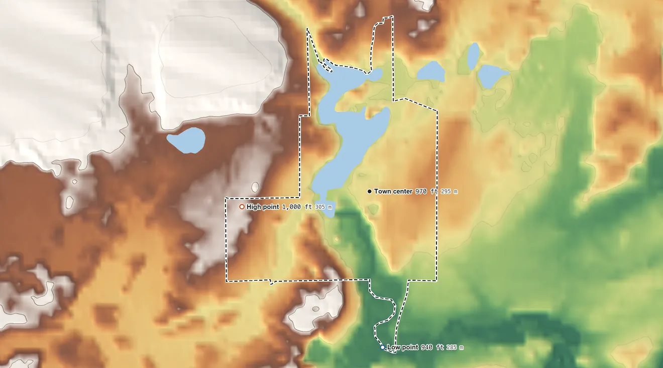 Topographic elevation map of Tilleda, Wisconsin, shaded from 940 ft on the south side to 1,000 ft on the west side
