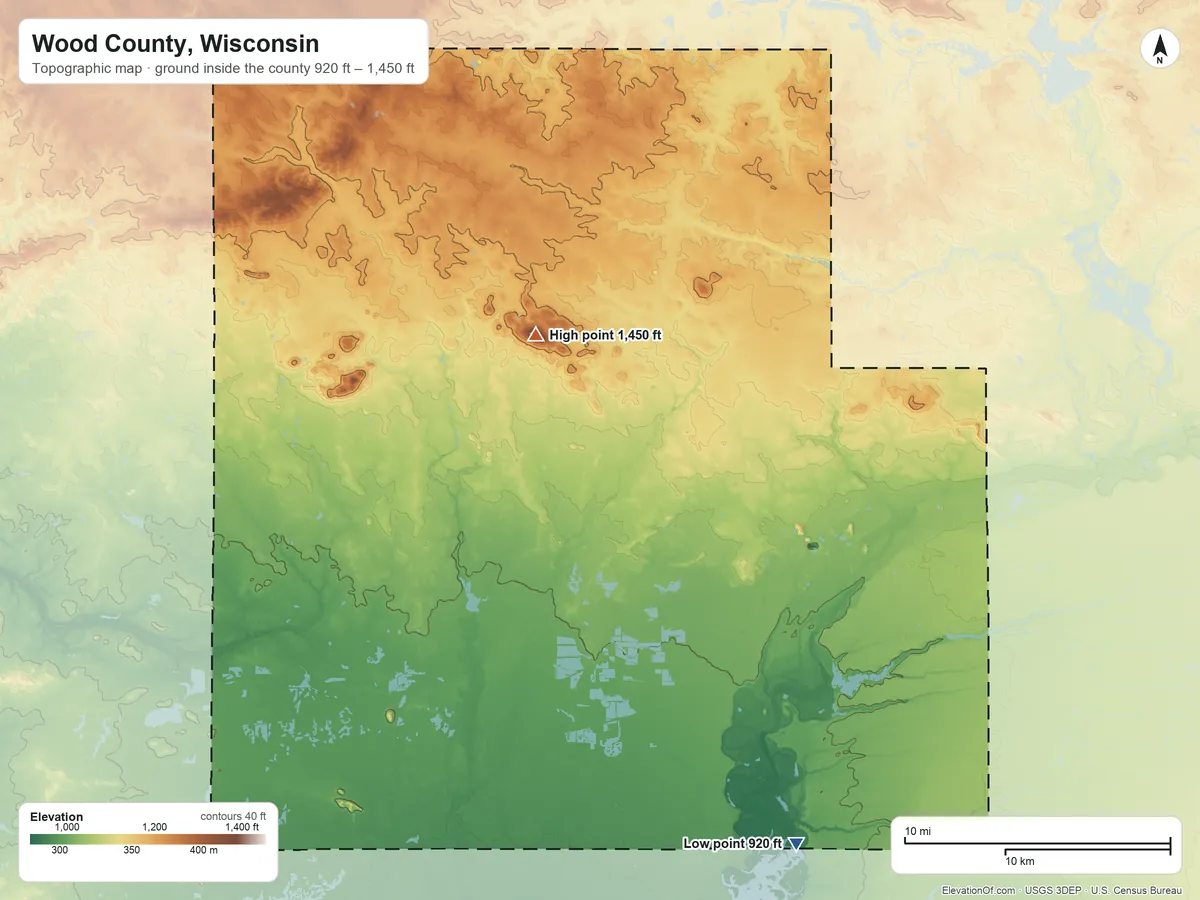 Topographic elevation map of Wood County, Wisconsin, shaded from 920 ft on the southeast side to 1,450 ft on the northwest side